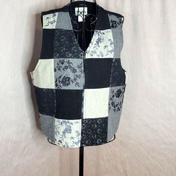 SUSAN BRISTOL Wool‎ Gray and Black Patchwork Embroidered and Lace Vest PM - Picture 1 of 6